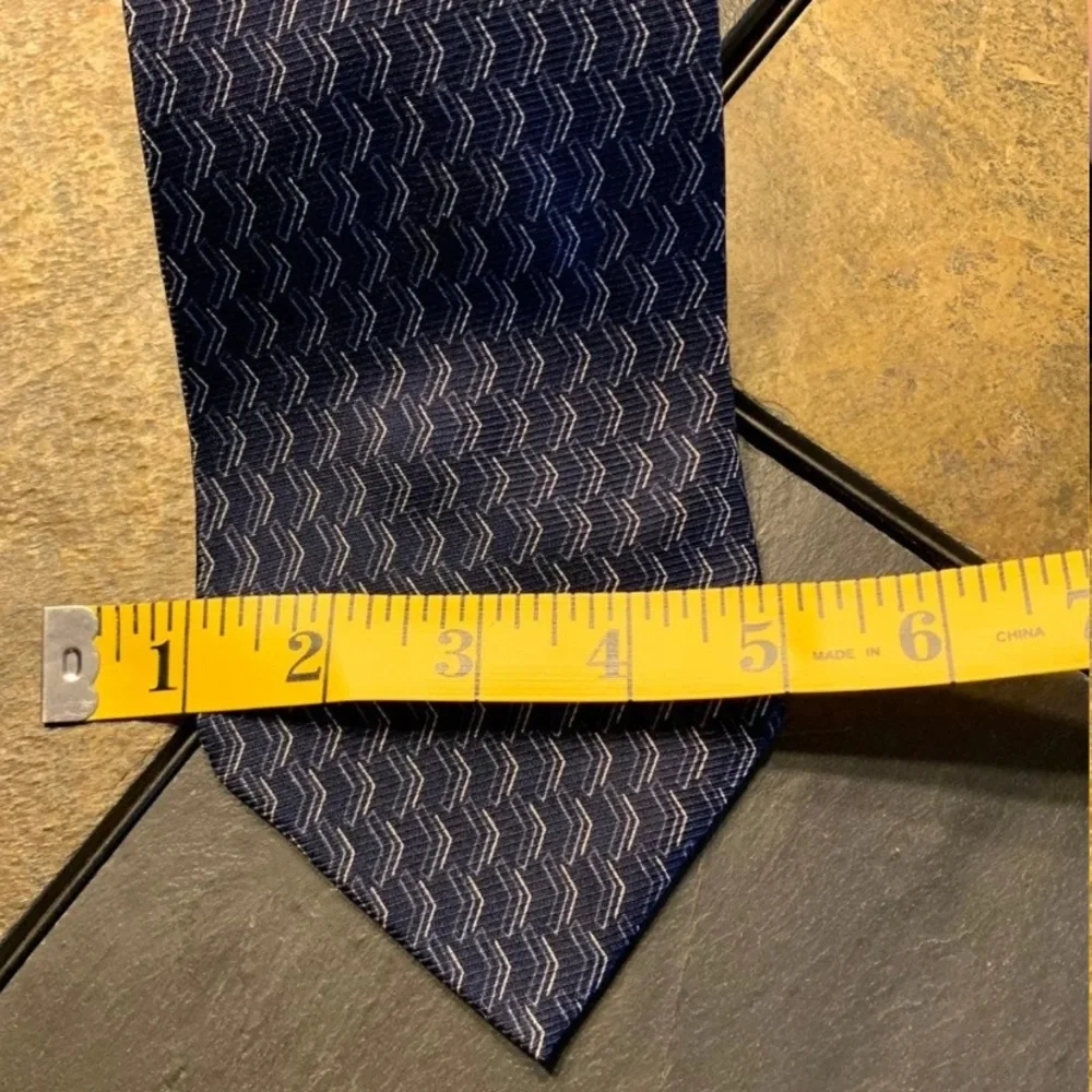 Alexander Julian Colours silk tie